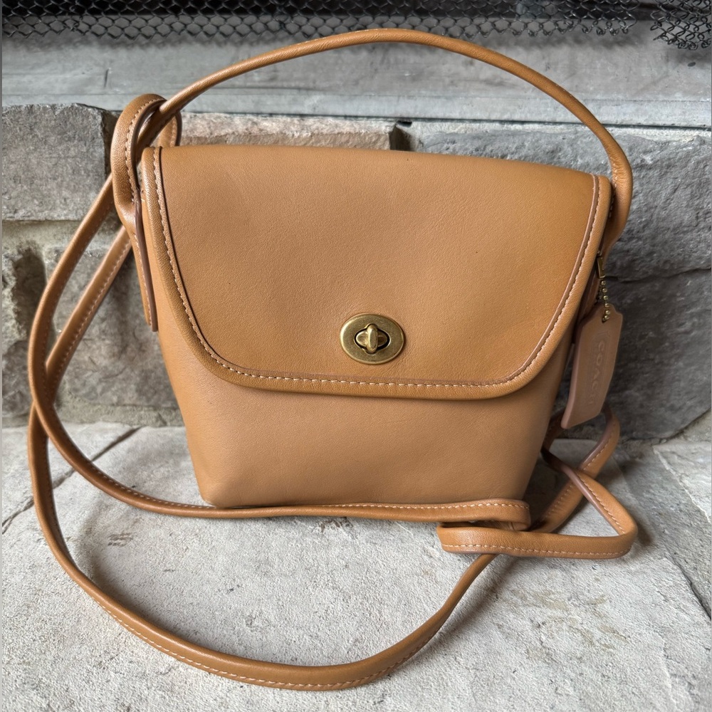 Coach Turnlock Flare Pouch Crossbody in Tan No. 2905